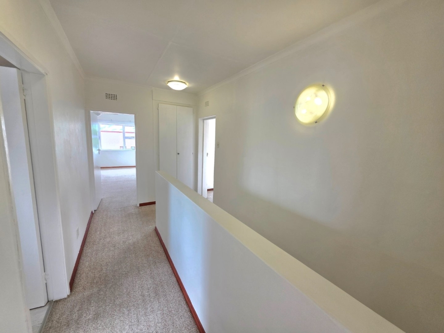 To Let 4 Bedroom Property for Rent in Hospitaalheuwel Free State